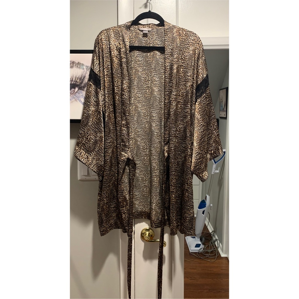 Victoria’s Secret Leopard Robe🖤🤎